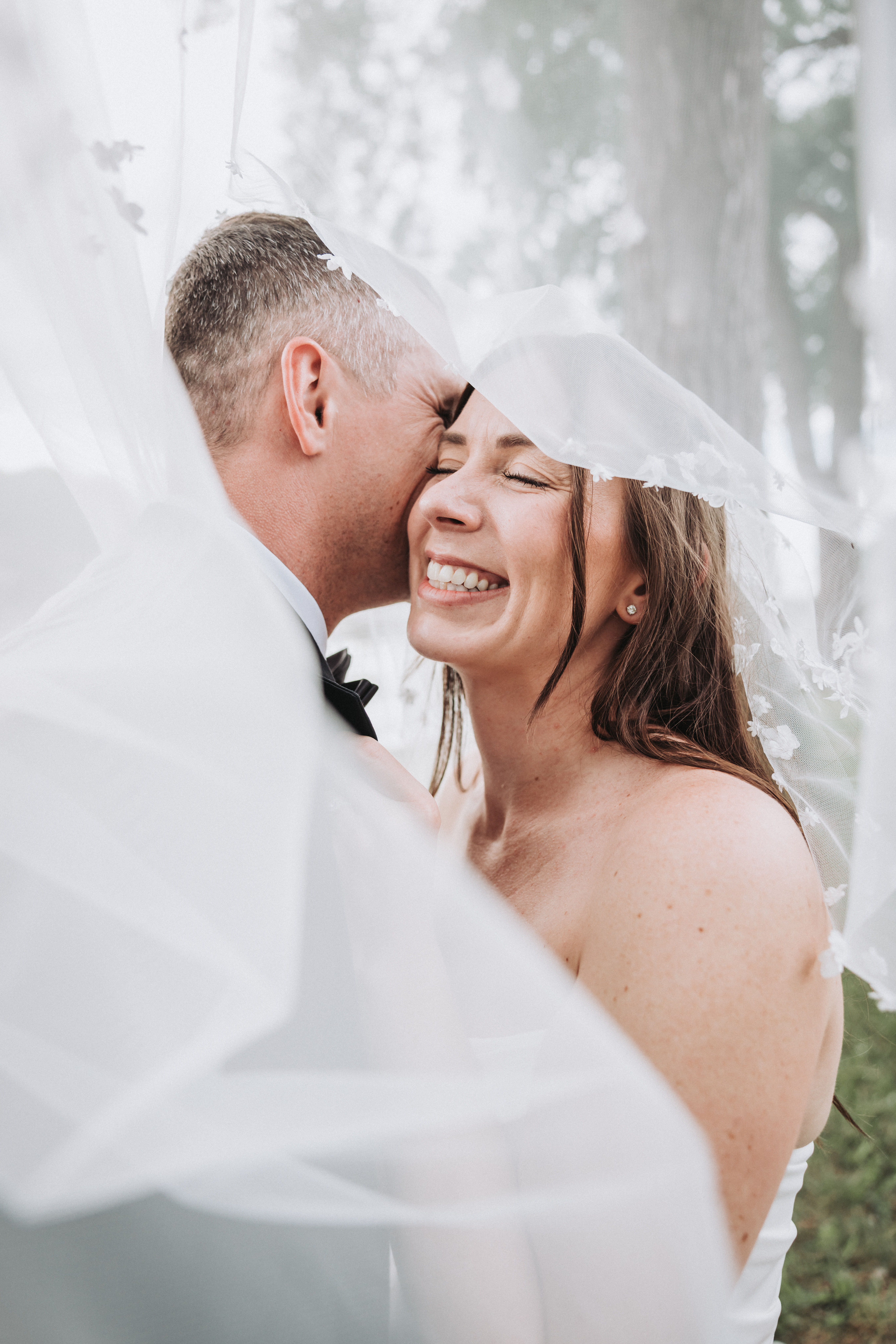 Groom with boutonnière detail