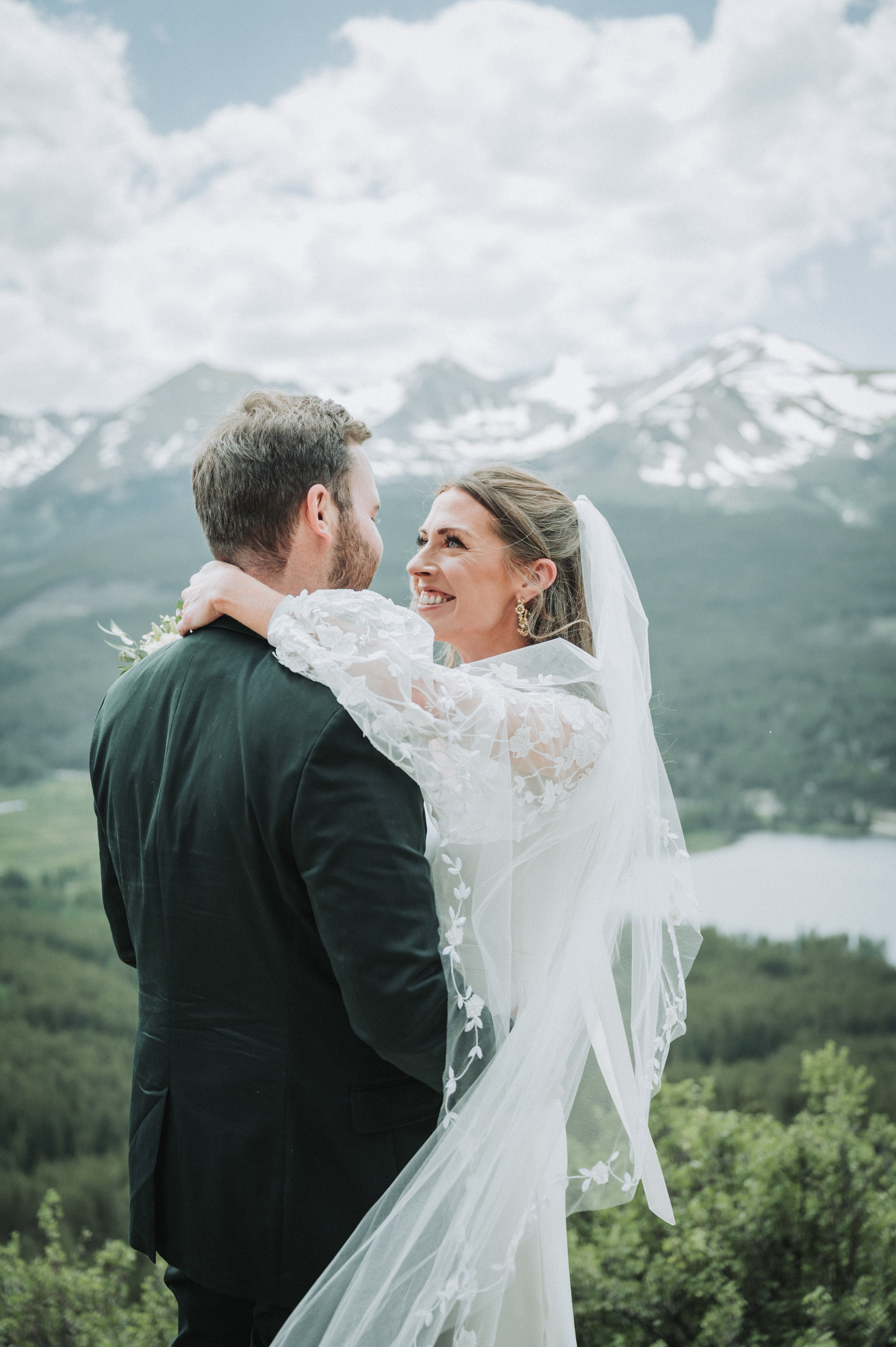 The kiss at Saddle Woods Farm — Nashville, Tennessee wedding photography